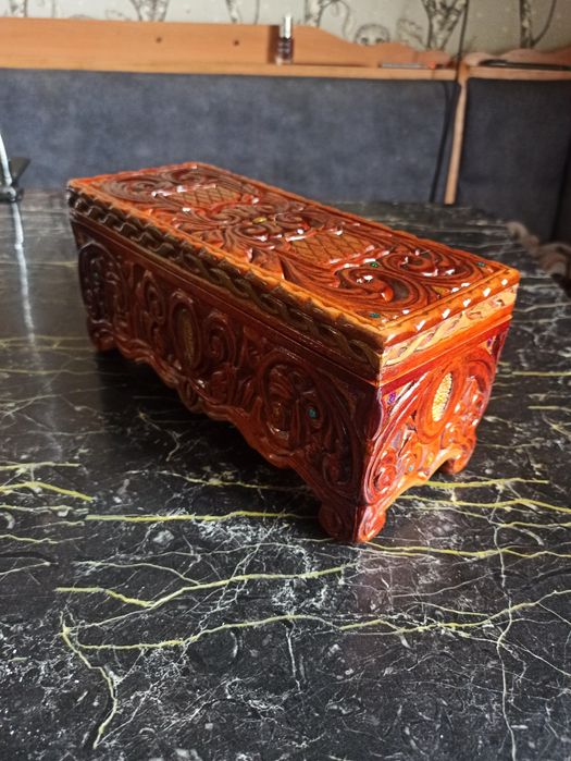 Шкатулка оригинальная, резная