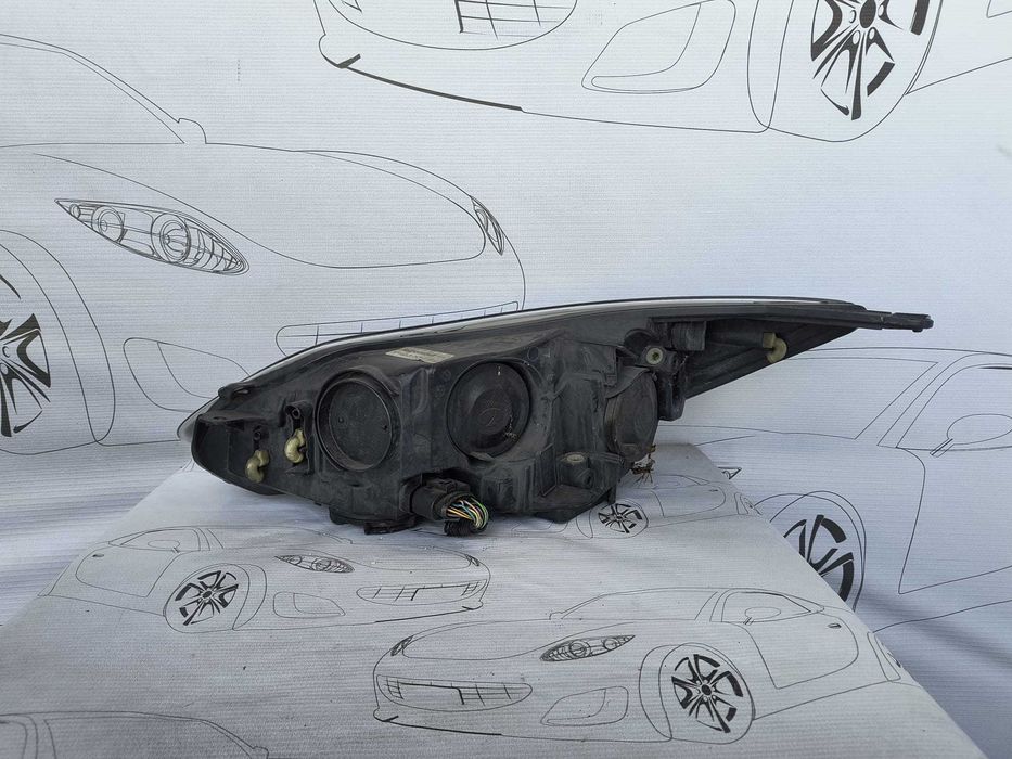 Far Dreapta Uk Halogen Ford Focus 2014 / 2011-2014 Cod OEM BM51-13W029-SB (1E1)