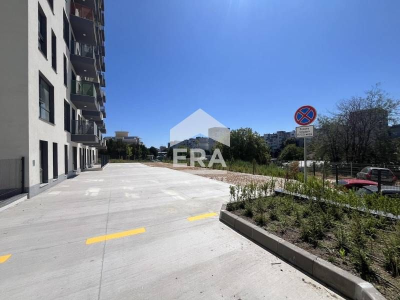 Ексклузивен партерен магазин за продажба, в новопостроена сграда Блок