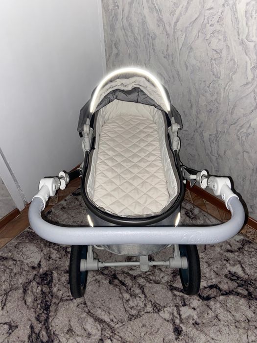 Продается детская Коляска Teknum