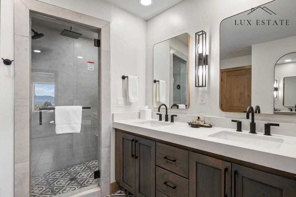 Продава се Двустаен апартамент в София, Витоша - 72 кв.м за 1973 €/кв.м - Снимка #3