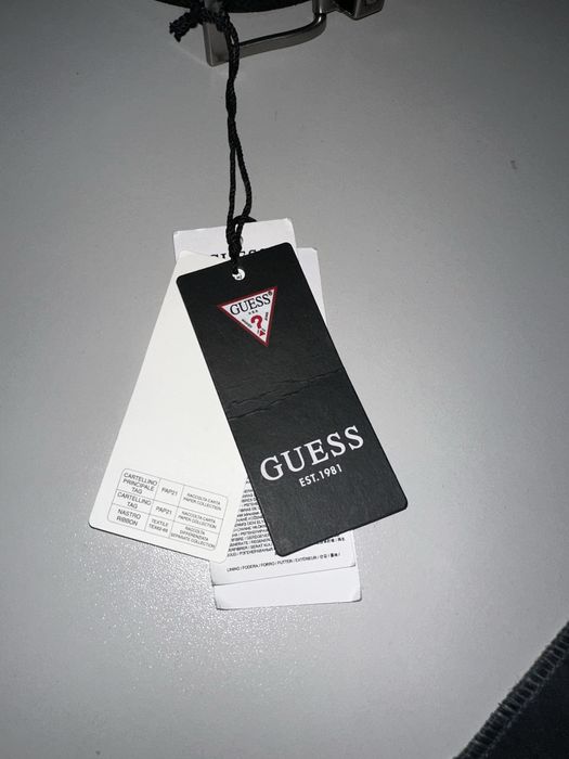 Vând Curea GUESS