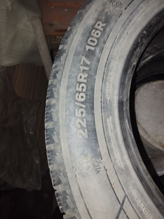 Зимний шины 225/65/177
