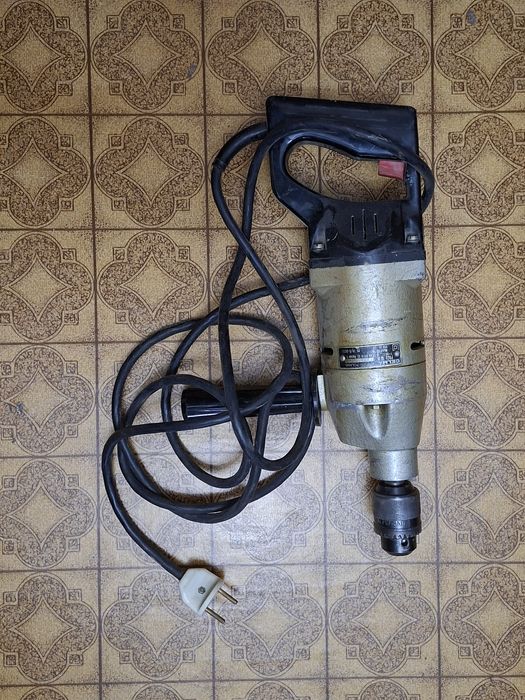 Польская мощная дрель.