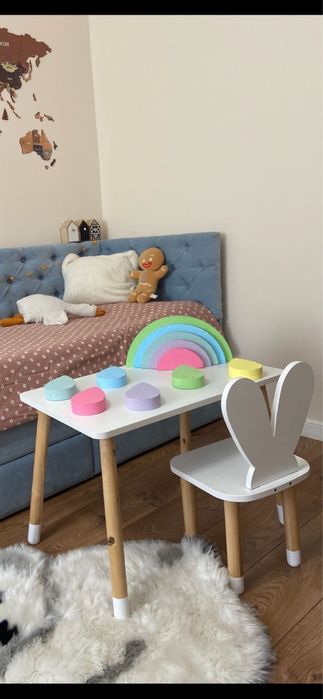 Продам детский стол и стул