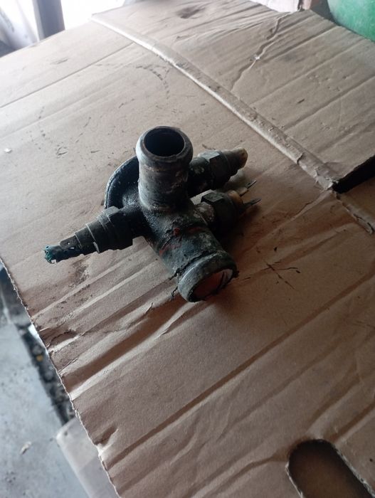 Ауди. 80 б3 б4 блок для предохранителей  и реле