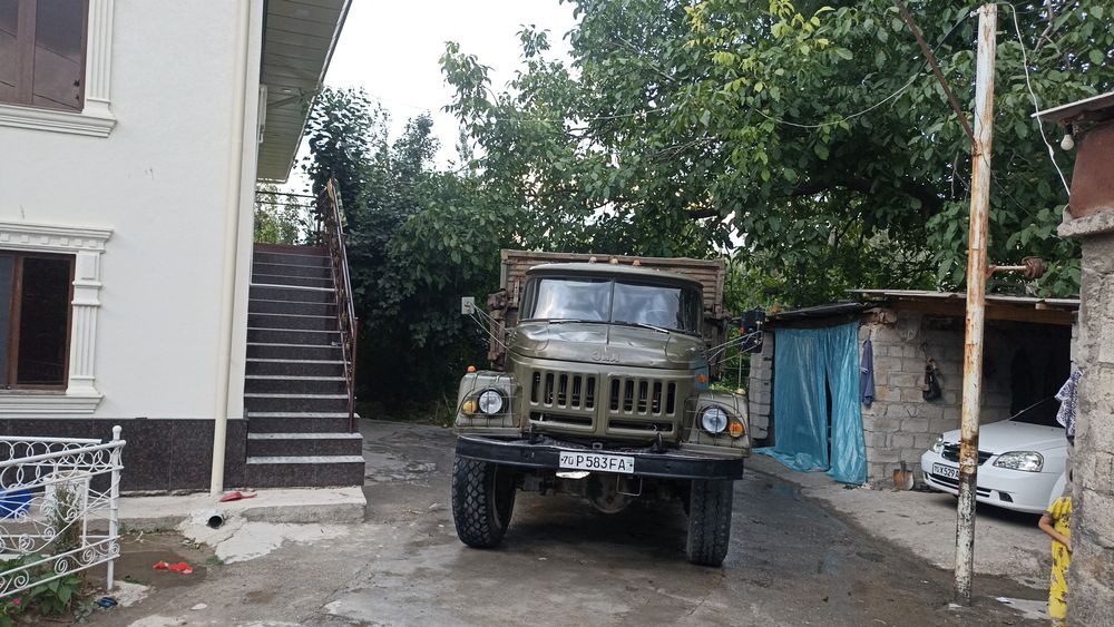 Zil 131 sotiladi 120 mln