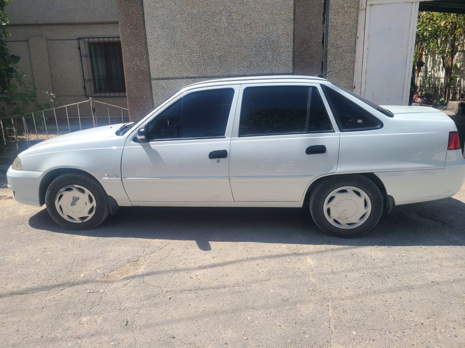 Nexia 2 сотилади 6000$