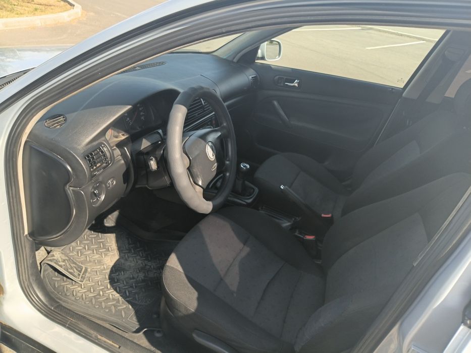 Отличный Wolkswagen Passat Б5