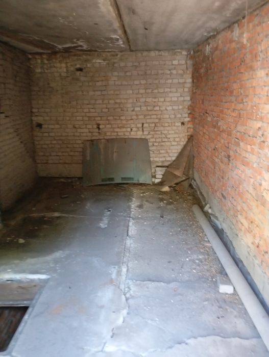 Гараж в обществе ,Восток,
