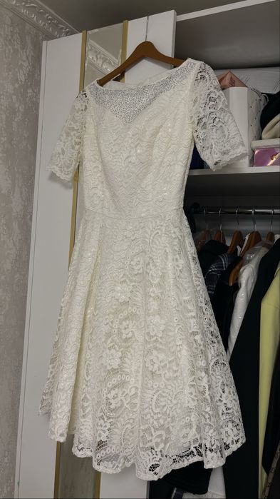 Продам платья за 13 000 ,5000