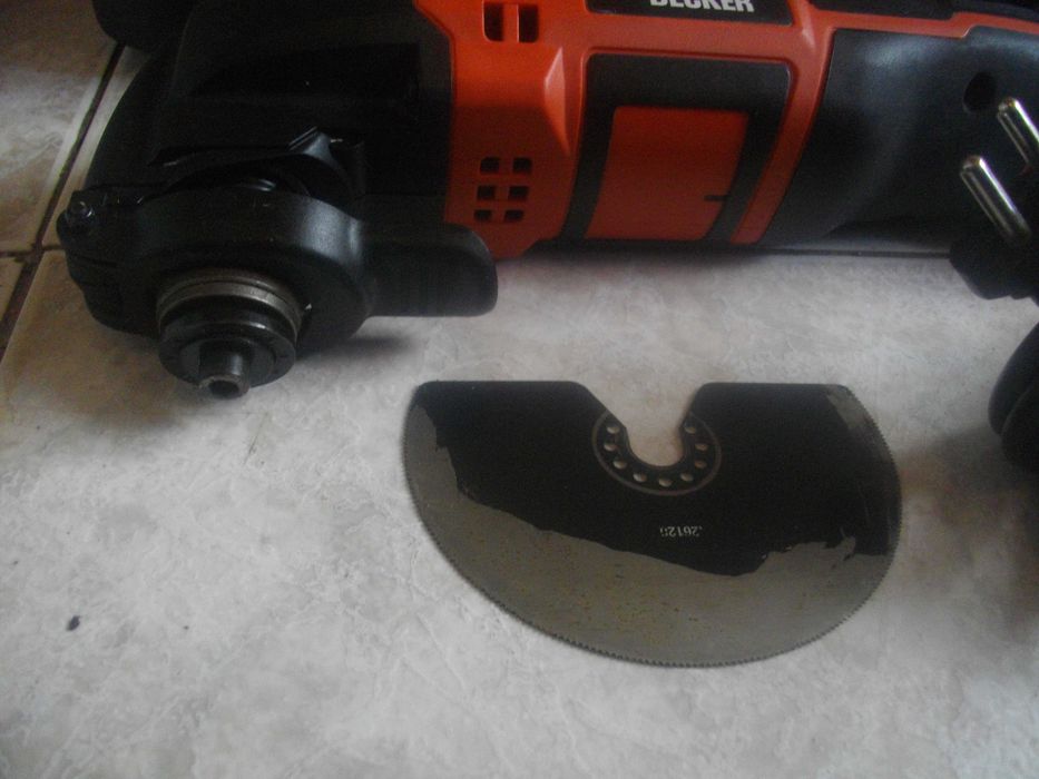 Нов 250W Реноватор Мулти Инструмент Master/Black Decker 250W FRANC/PRC