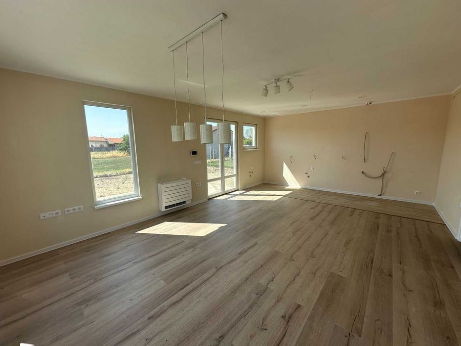 Продава се Къща в с. Граф Игнатиево, Област Пловдив - 130 кв.м за 2077 €/кв.м - Снимка #1