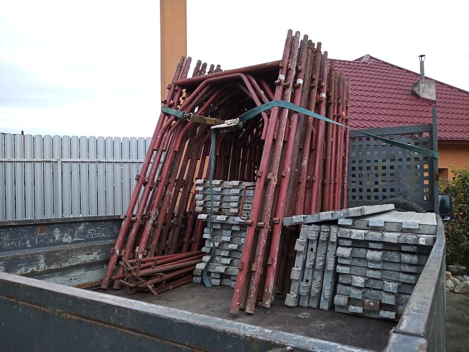 Schela de închiriat