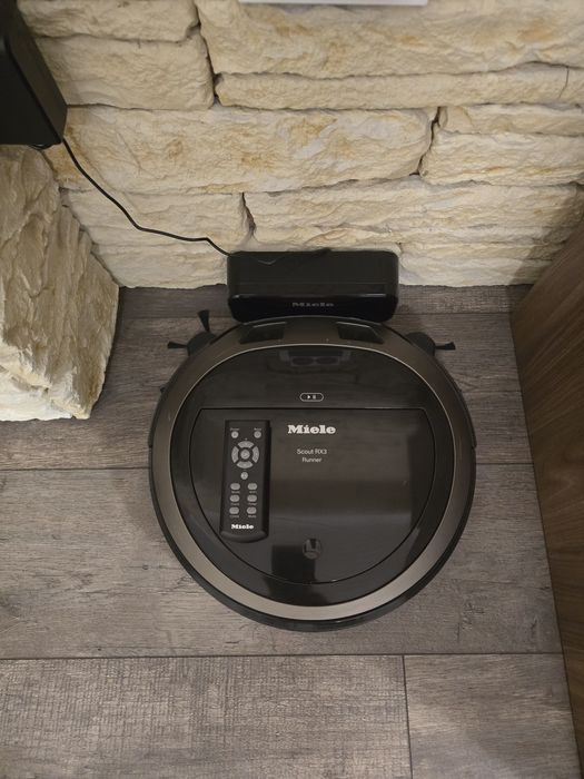 Прахосмукачка робот Miele Scout RX3 Runner