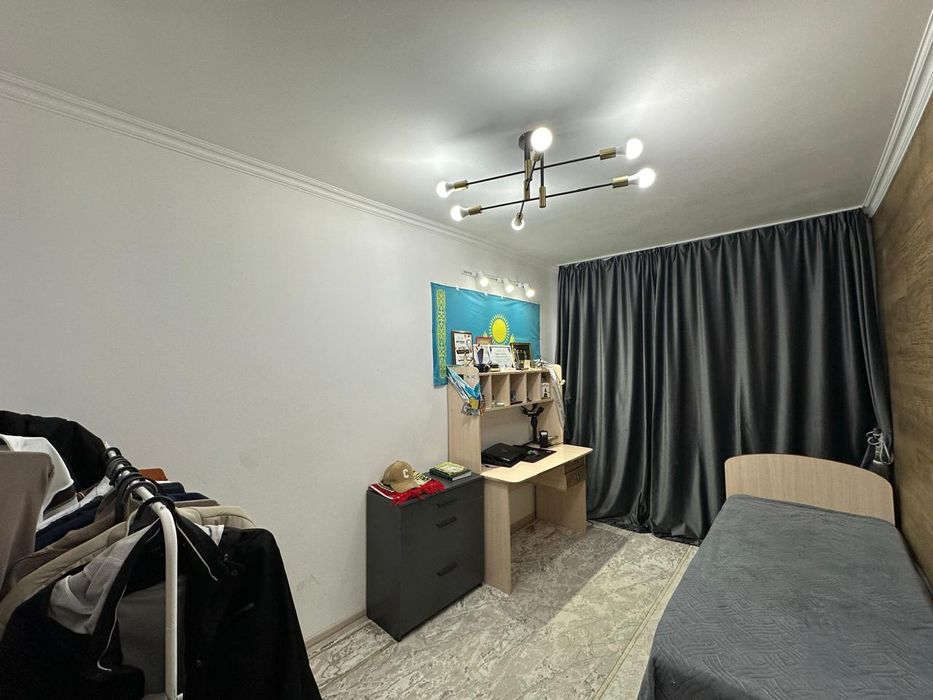 Продам 2 комн квар 4-3- 11 этаж.