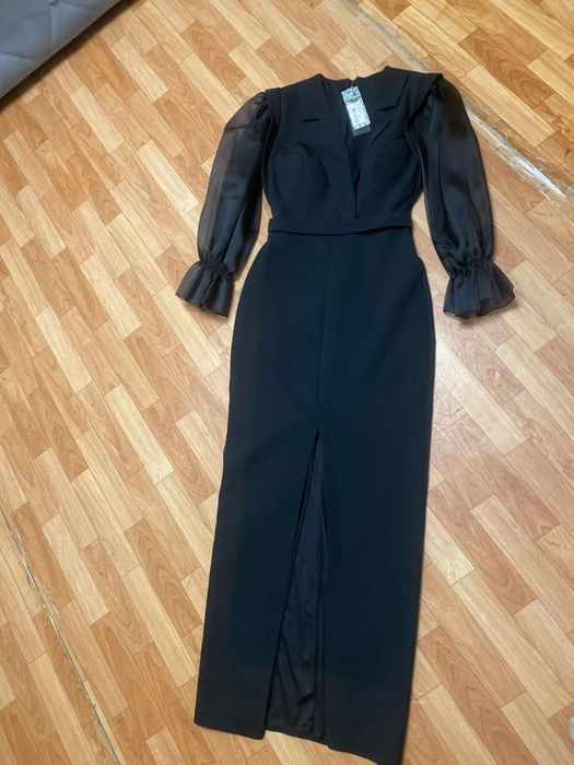 Платье шикарное прямое