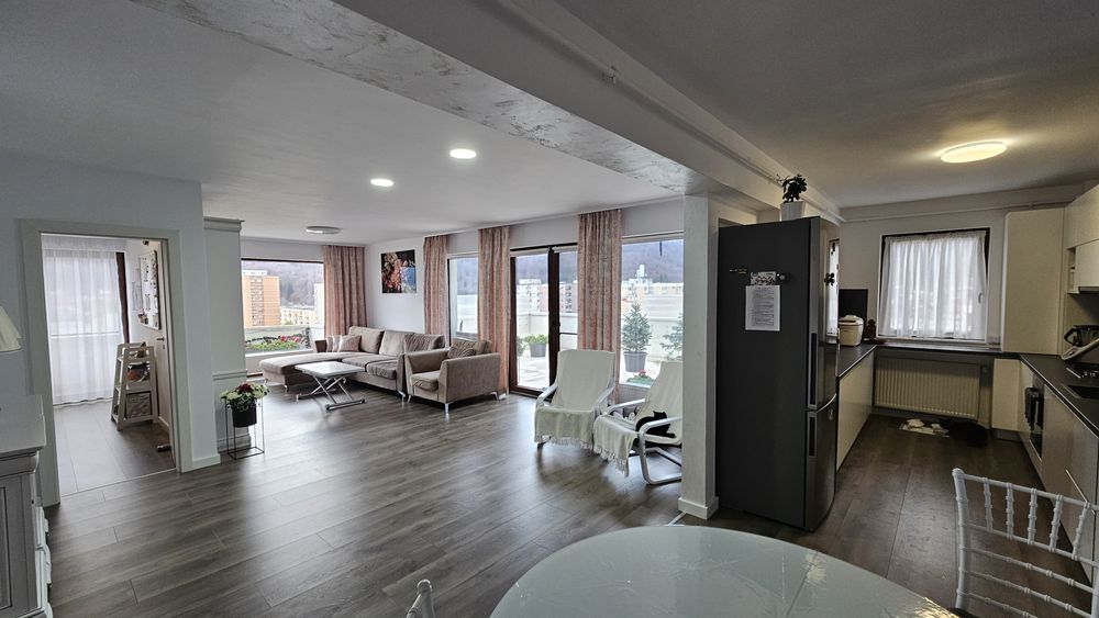 Ap 4 cam - PentHouse  direct proprietar 178mp priveliste deosebita