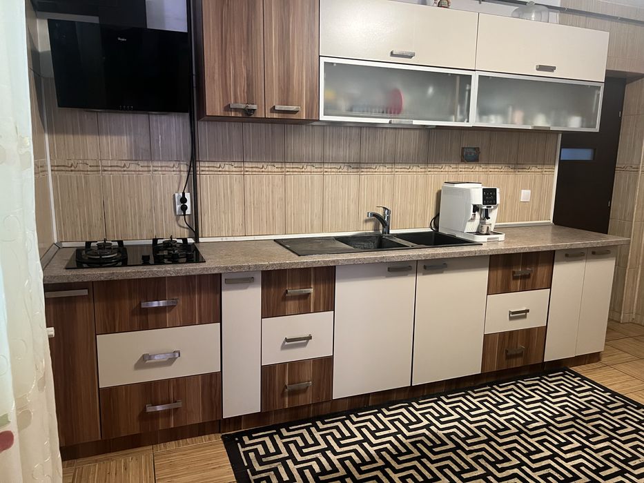 Vând mobilă de bucătărie modernă, 3,4 m