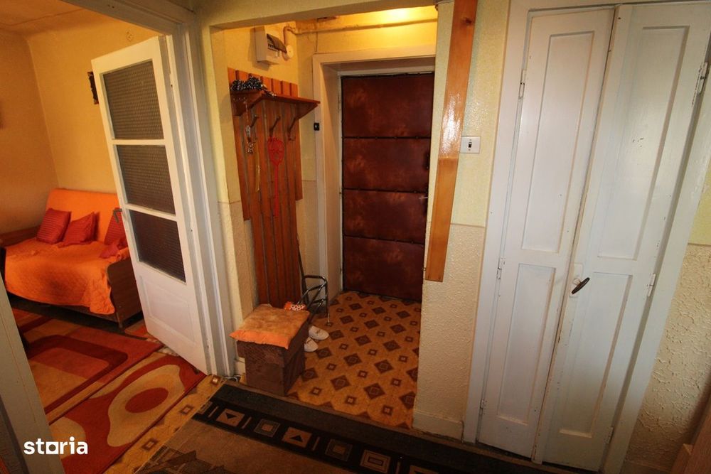 Vând apartament cu 1 camere în Hunedoara, zona OM-Str.Eliberării, 39mp