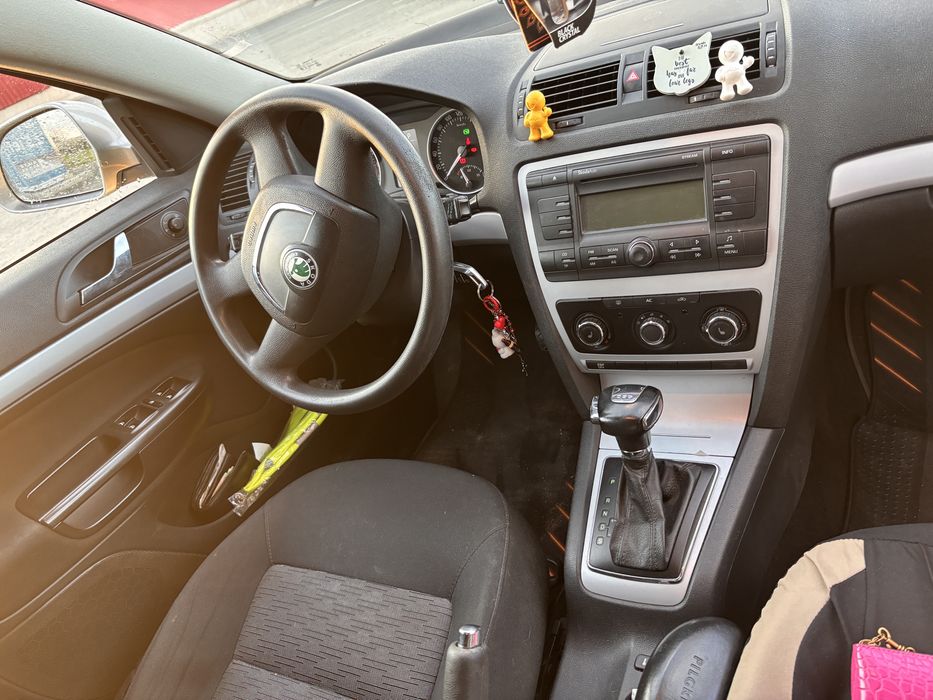 Vand Skoda octavia II (facelift) culoare deosebita/ DSG