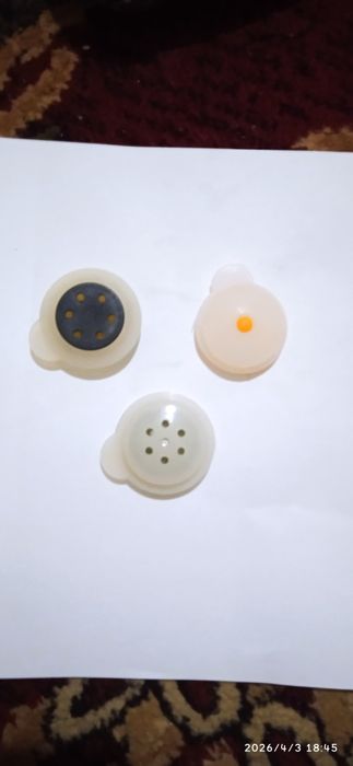 Oyoq protezi uchun opratni klapan.