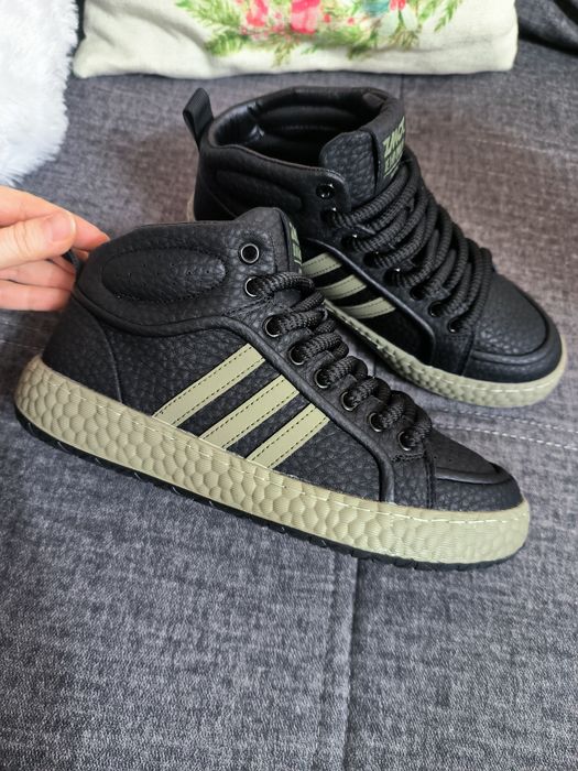 кроссовки 41-42 размер