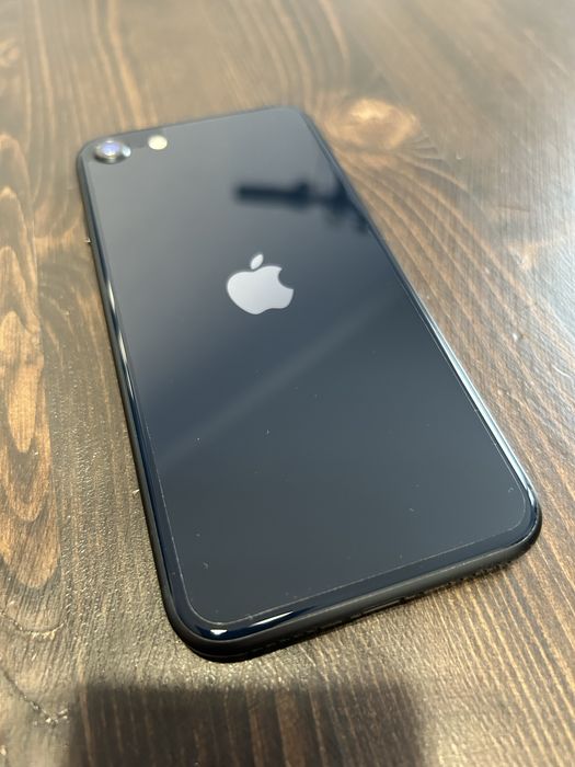 Iphone SE 64gb черный