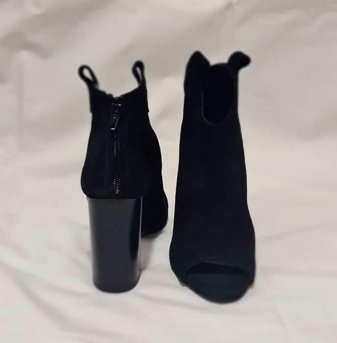 Botine cu vârf decupat, din piele întoarsă - Premium selection