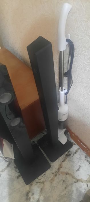 Продаётся пылесос и колонки пионер.