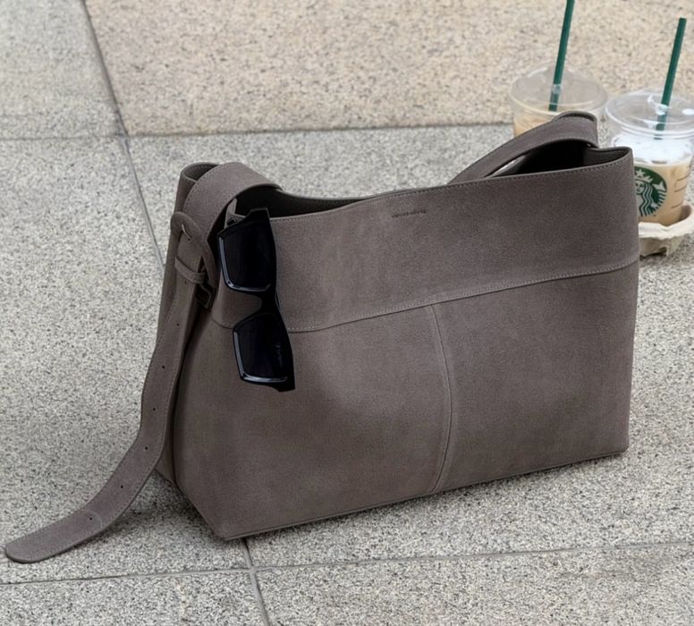 Продам женскую сумку замша