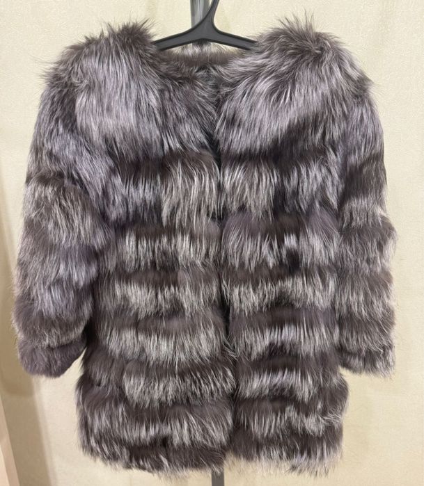 Продам натуральную чернобурка шубку