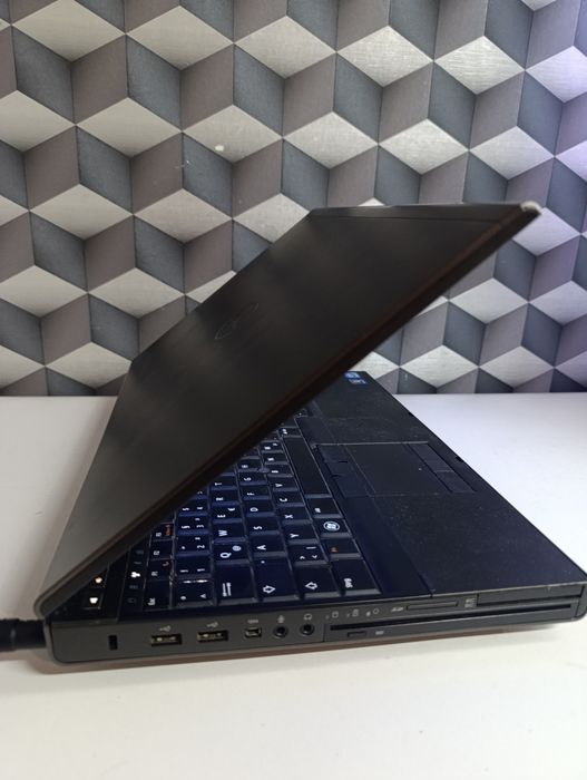 Laptop light gaming sau editări dell m 4700 Intel i7 cu 16 GB RAM