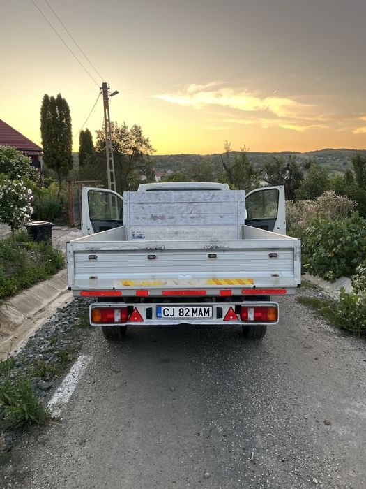 Vând camioneta volkswagen t5 2005