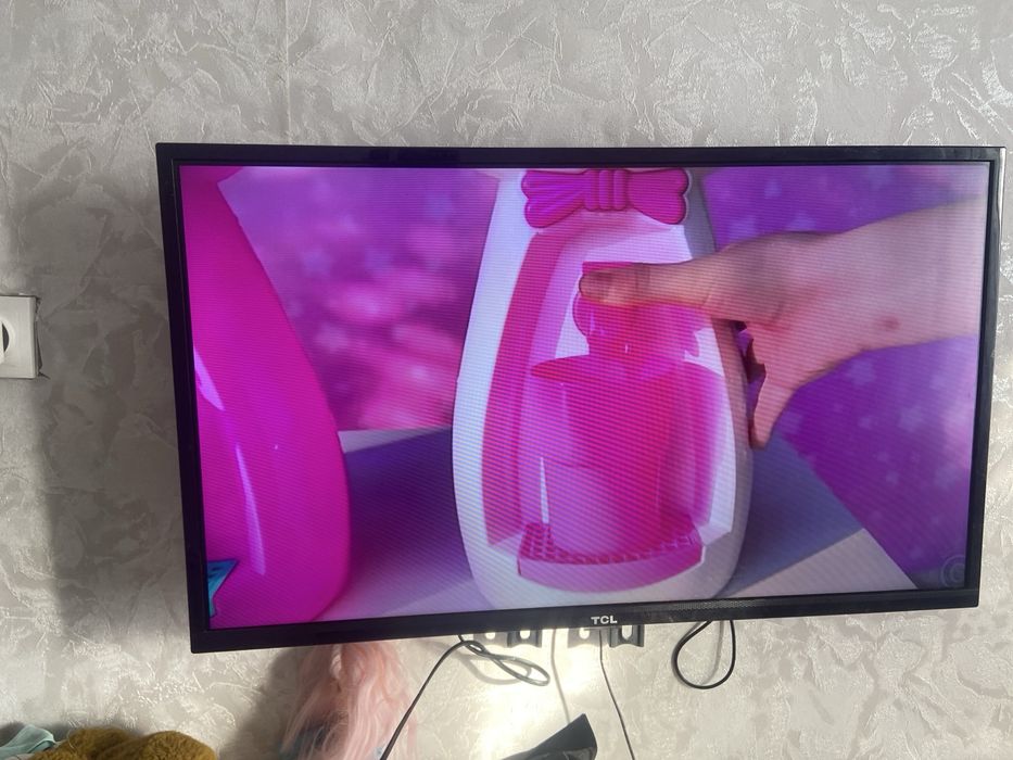 Телефизор-TCL 80 cm