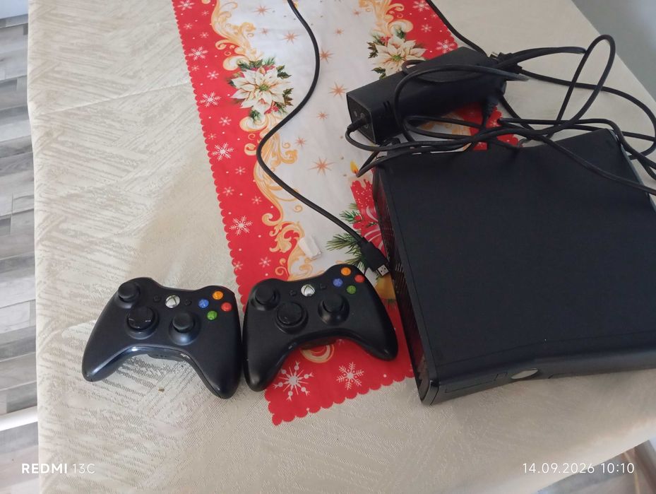 Xbox360 slim в добро състояние