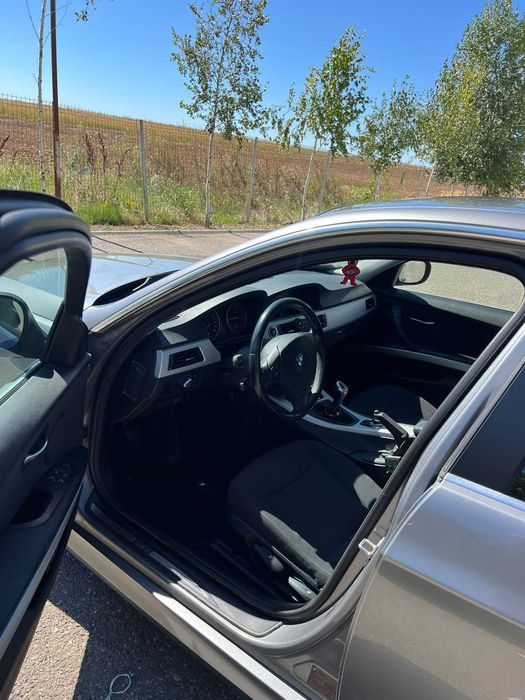 De vanzare BMW E90 163cp an 2011