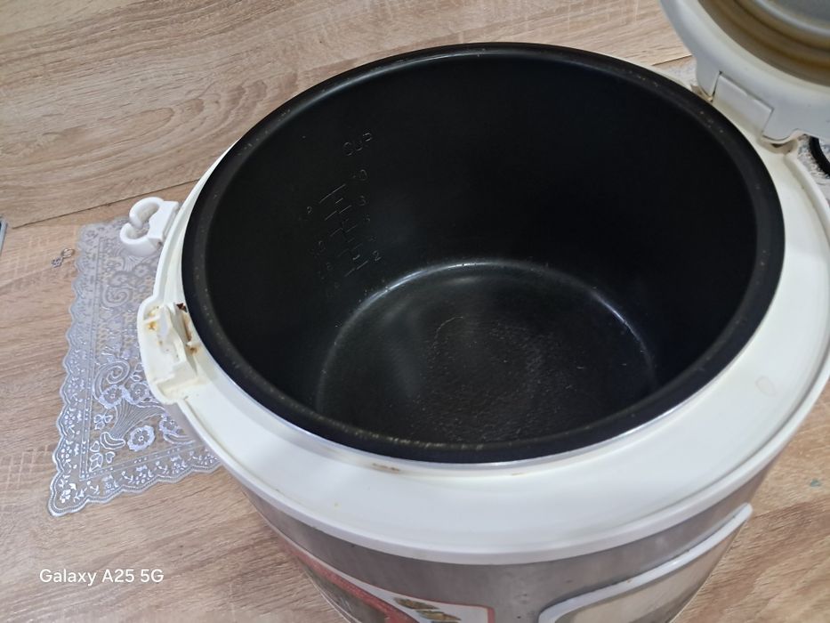 Мультиварку продам все режимы есть.