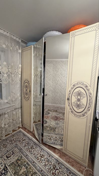 Продаётся шкаф. Состояние среднее