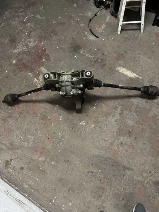 Grup diferential spate Touareg 1 7L Panetara Planetare 2.5-3.0 Diesel
