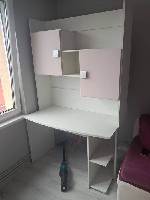 Birou pt copii cu biblioteca