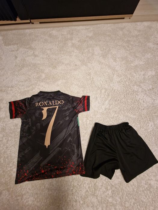 Echipament Ronaldo băieți 152-164