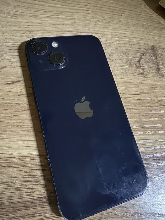 Продам Iphone 13