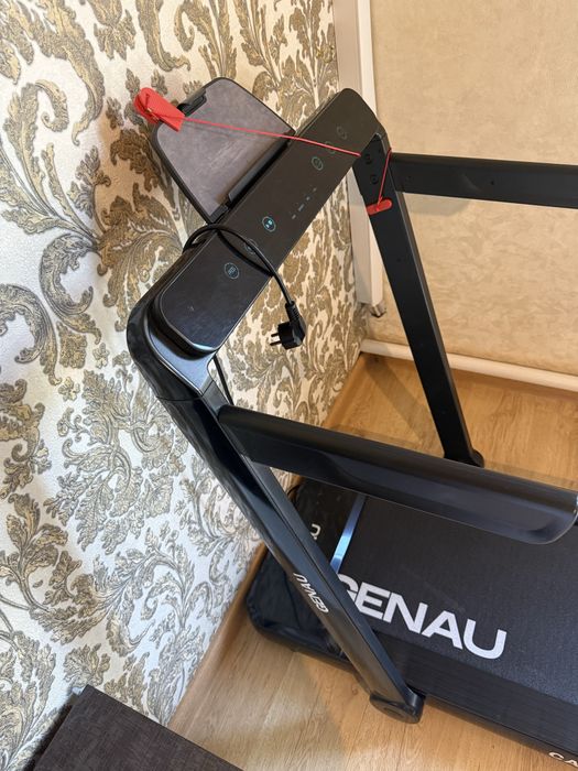 Продам беговую дорожку genau