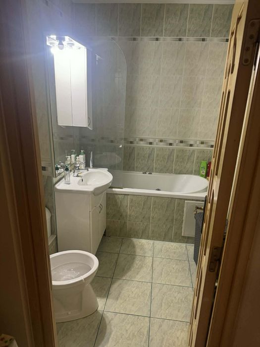 Caut coleg de apartament