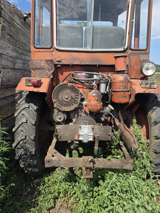 Продам трактор т-16