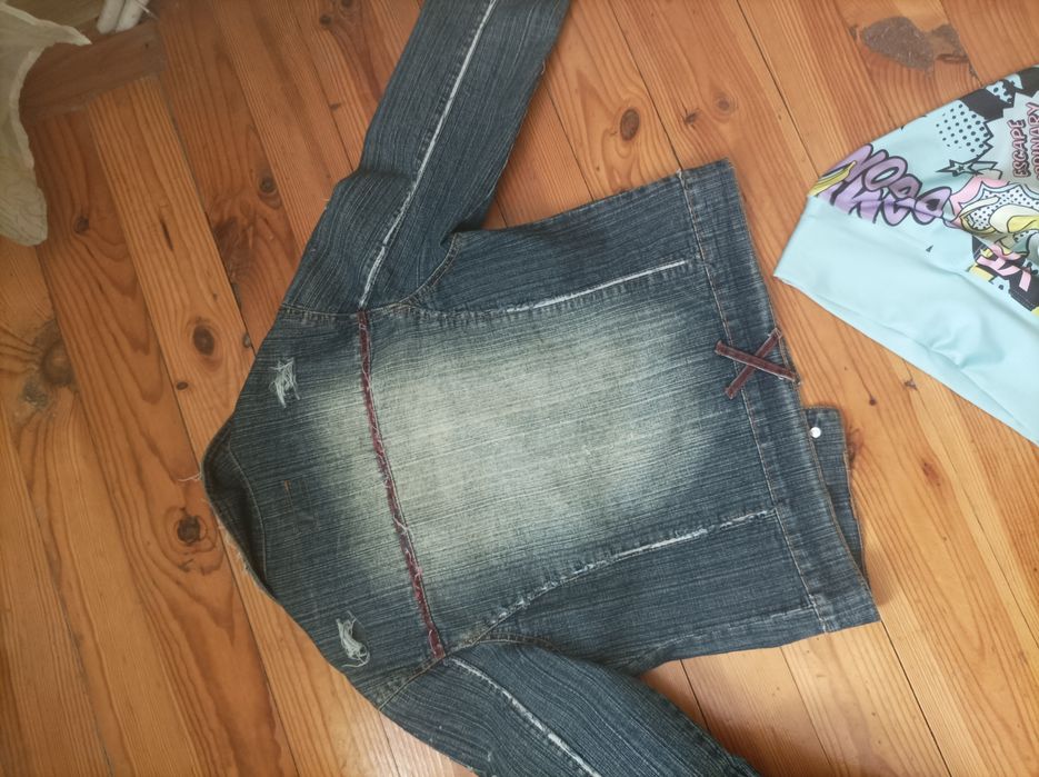 Плътен клин и две дънкови якета