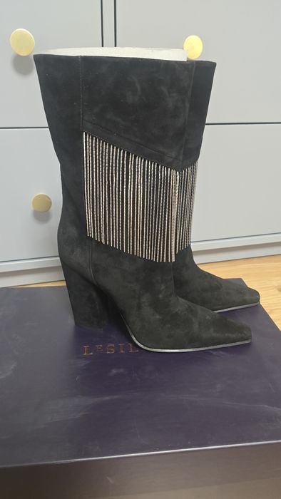 Cizme LeSilla Noi,neincaltate, nr 39, superbe,piele intoarsa+strasuri