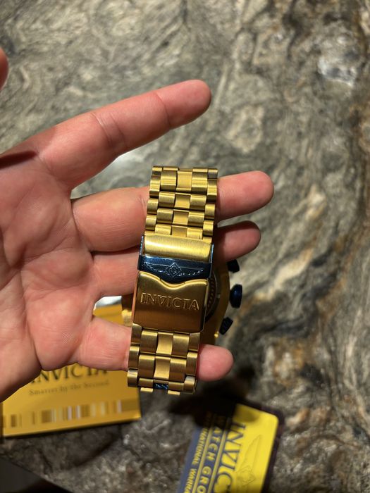 Часовник Invicta Bolt- reserve Zeus НОВ 52 мм- Размер на базел