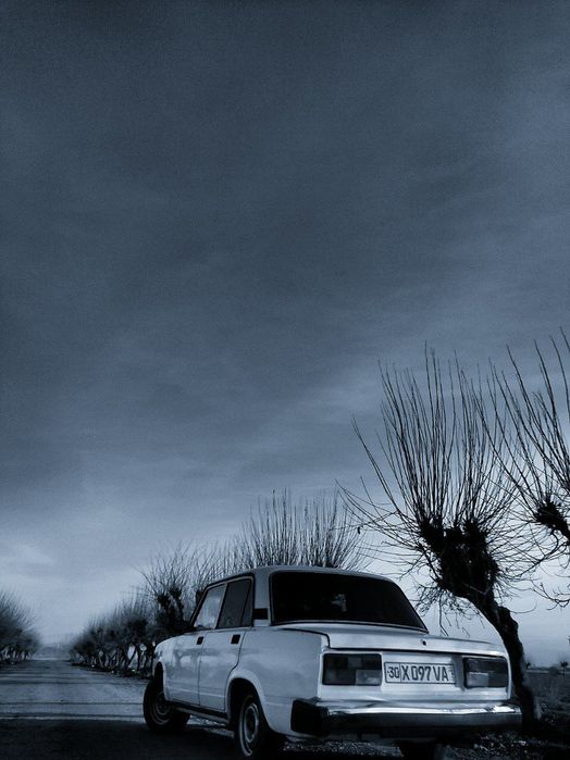 Lada 07 srochna sotiladi